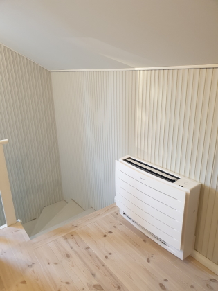 Daikin lattiamallin sisäyksikkö